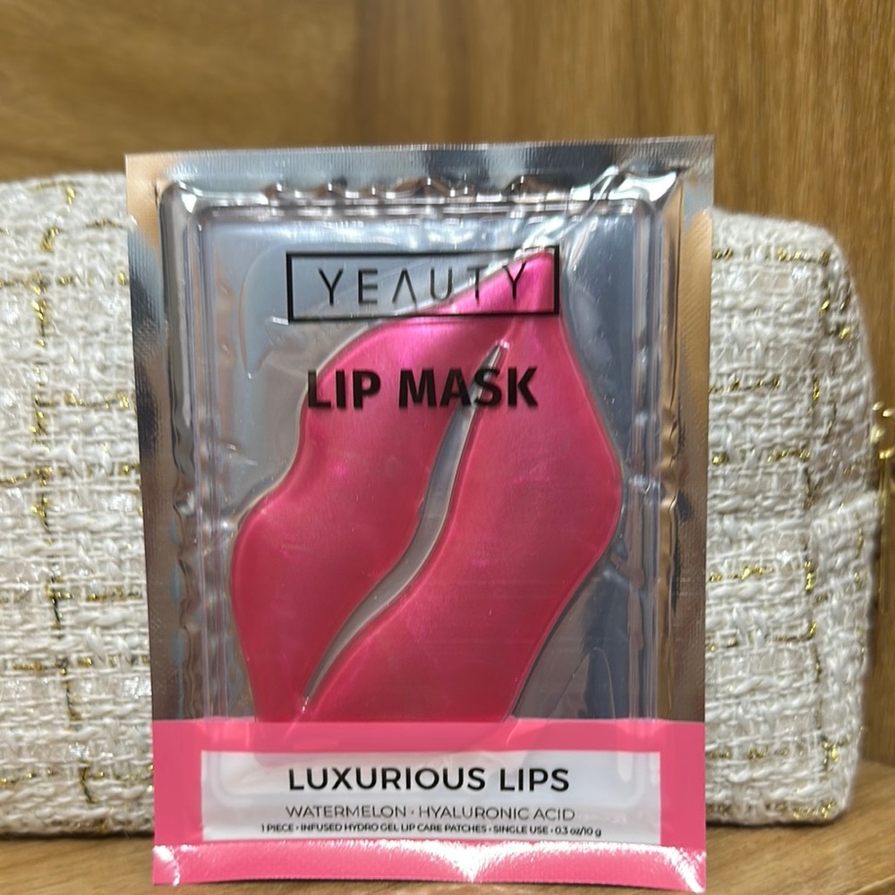 Luxurious Pink Lip Mask